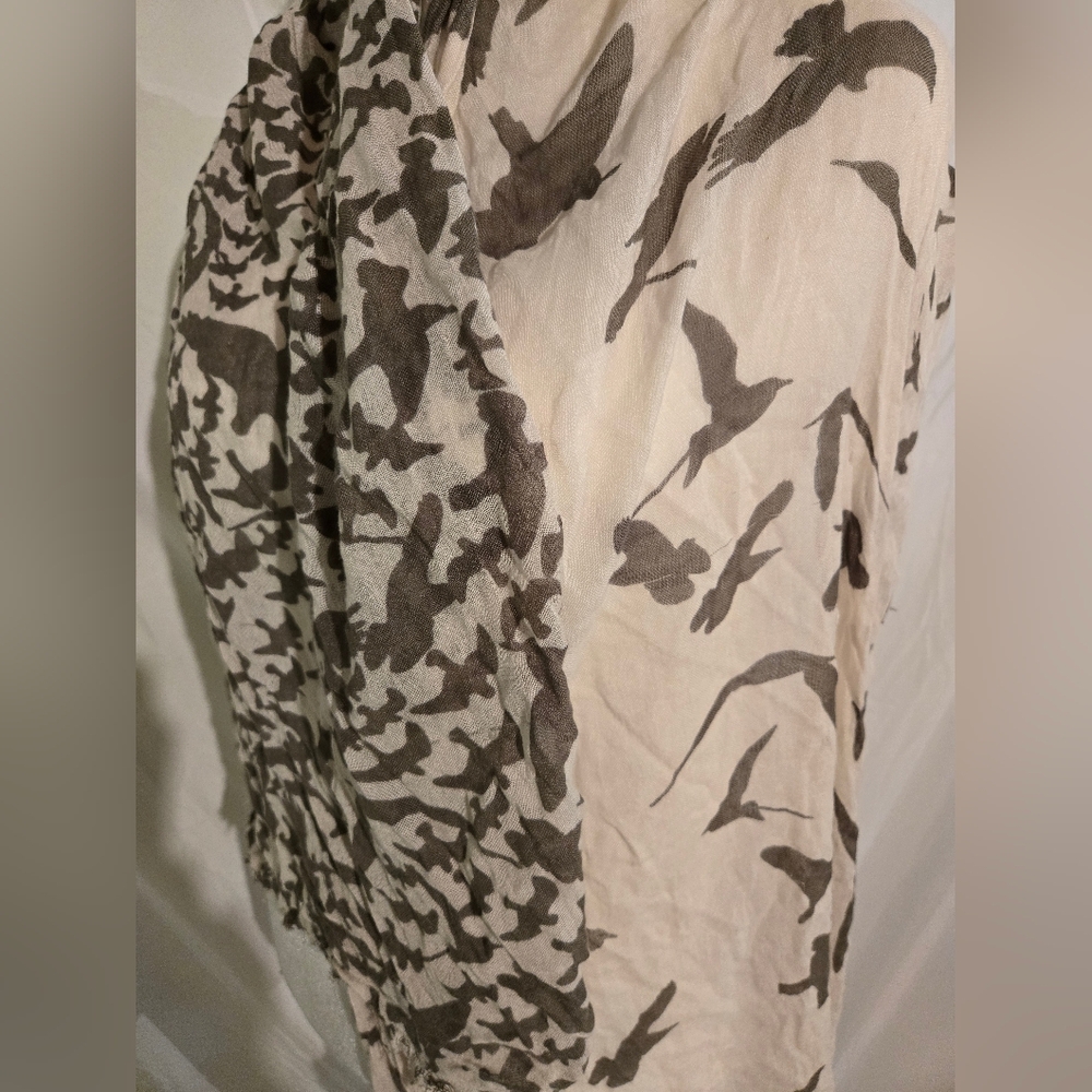 2 Chic★Abstract Bird Patterned Scarf - Picture 2 of 12
